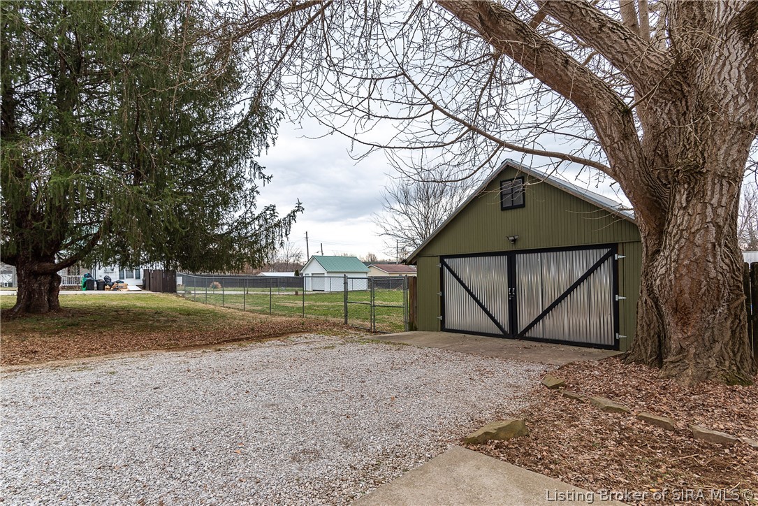 9195 Walnut Street Georgetown, IN 47122 - Photo 6 of 47