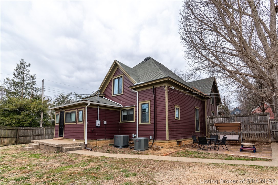 9195 Walnut Street Georgetown, IN 47122 - Photo 8 of 47