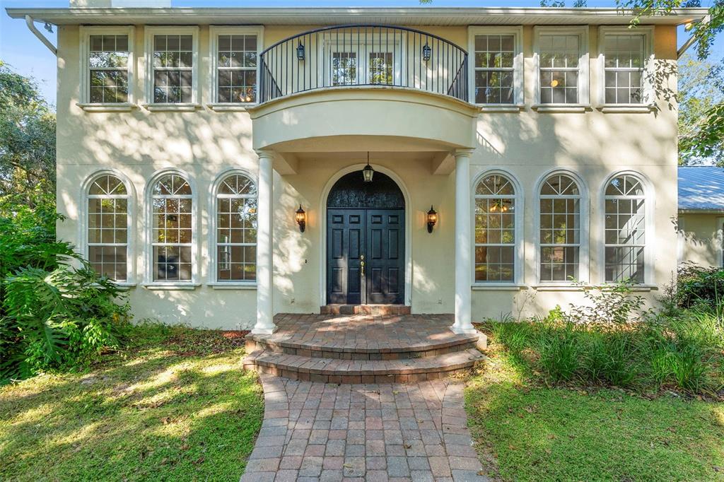 4855 Lillian Black Road St. Cloud, FL 34771 - Photo 8 of 62 a front view of a house