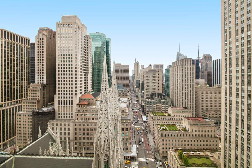 641 5th Avenue, Unit 22Q Manhattan, NY 10022 - Photo 2 of 6 a view of city with balcony