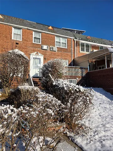 $935,000 | 150-25 77th Road | Kew Gardens Hills