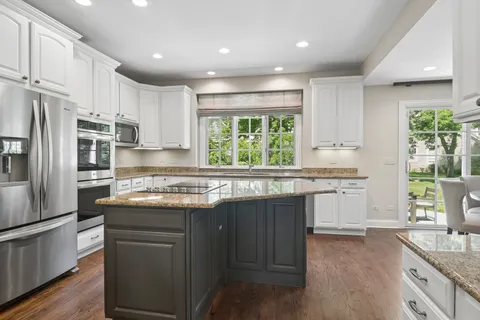 $1,299,000 | 672 Balmoral Court, Lake Forest, IL 60045
