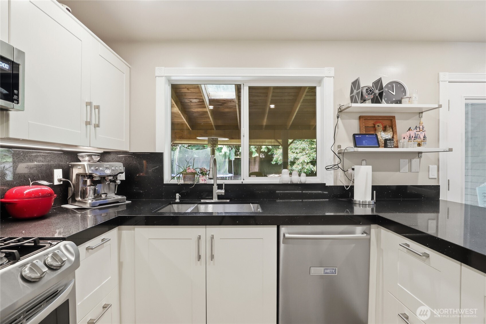 3317 Southwest 335th Street Federal Way, WA 98023 - Photo 8 of 27