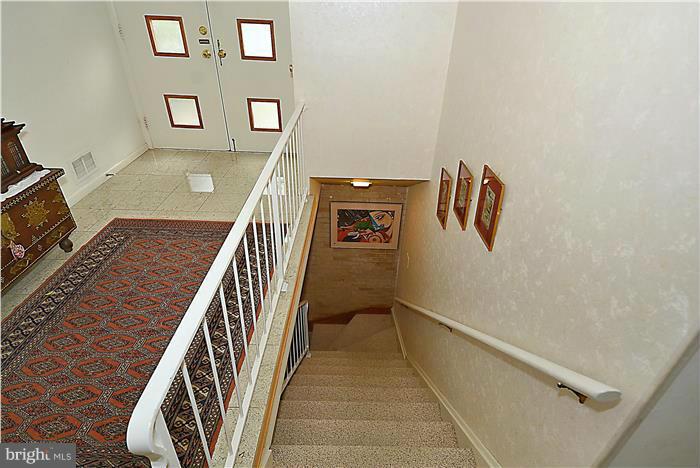 6205 Plainview Road Bethesda, MD 20817 - Photo 3 of 27 Interior (General)