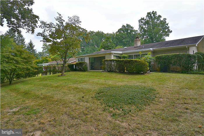 6205 Plainview Road Bethesda, MD 20817 - Photo 21 of 27 Exterior (Rear)
