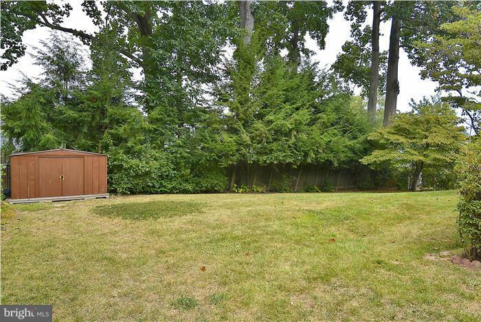 6205 Plainview Road Bethesda, MD 20817 - Photo 23 of 27 Exterior (Rear)