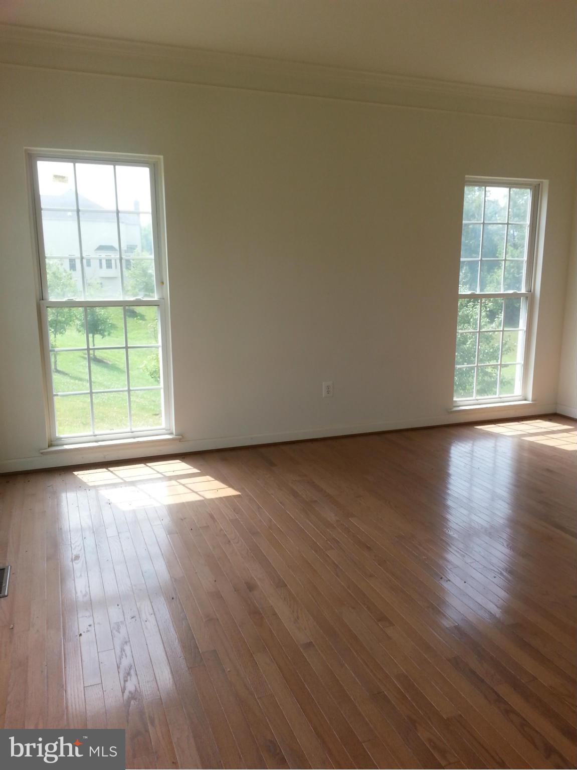 14507 Fairdale Road Silver Spring, MD 20905 - Photo 5 of 9 Living Room
