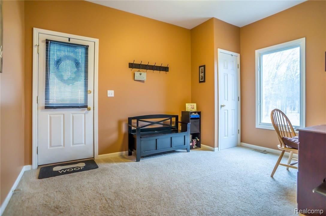 5493 Pingree Road Howell, MI 48843 - Photo 9 of 20 10.jpg
