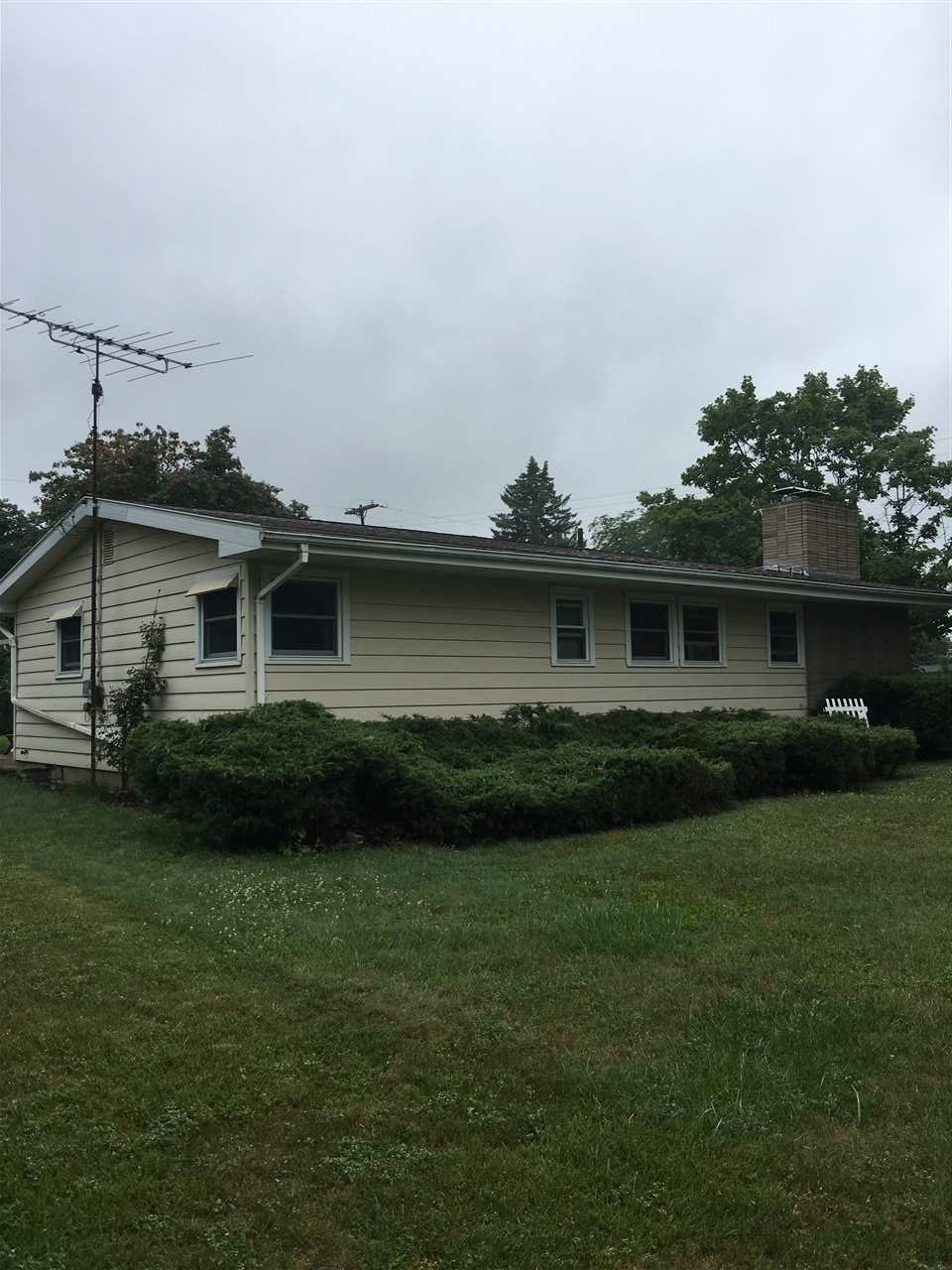 780 Renfrew Road Alma, MI 48801 - Photo 3 of 24 1836119-2.JPG