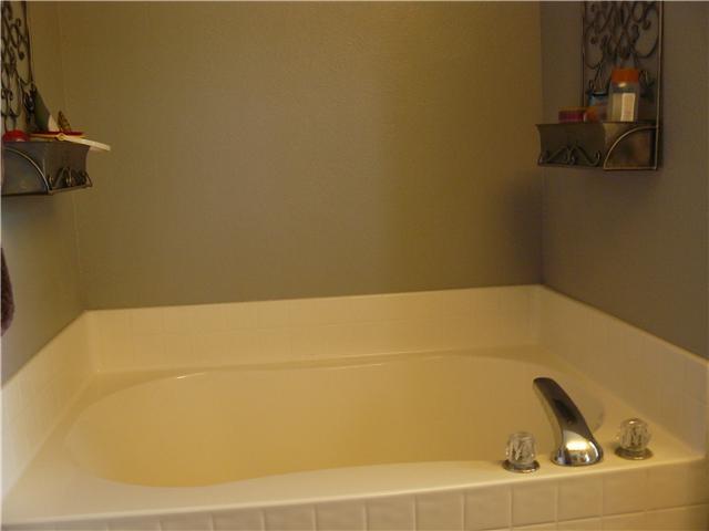 5243 Manning Road Indianapolis, IN 46228 - Photo 10 of 15 Gallery Image 10