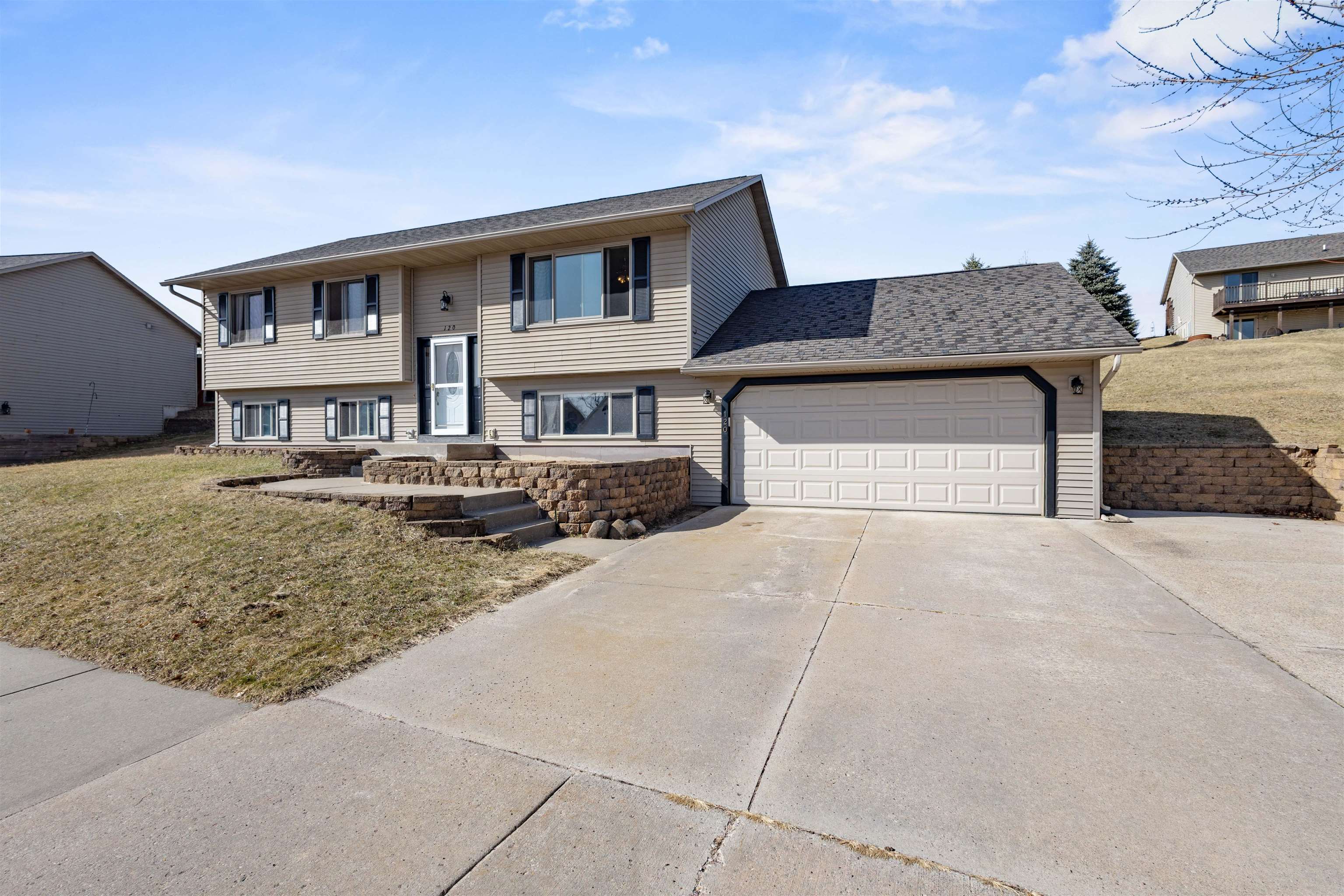 120 Thomas Reedsburg, WI 53959 - Photo 3 of 72