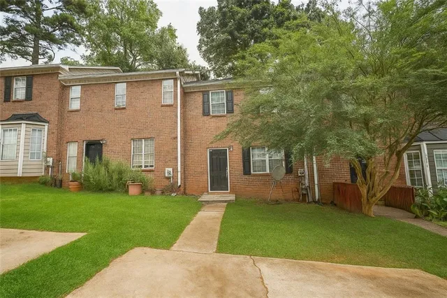 $1,425 | 7215 Crestside Drive, Austell, GA 30168
