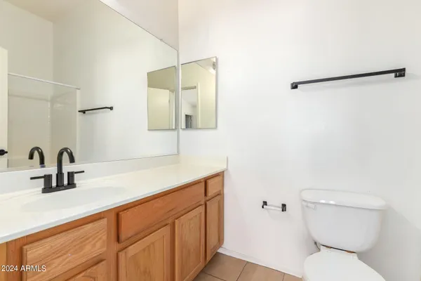 a view of a room with shelf