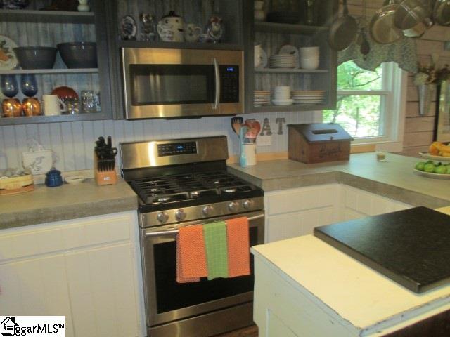 305 Lake Cheohee Road Tamassee, SC 29686 - Photo 14 of 32 Gallery Image 14