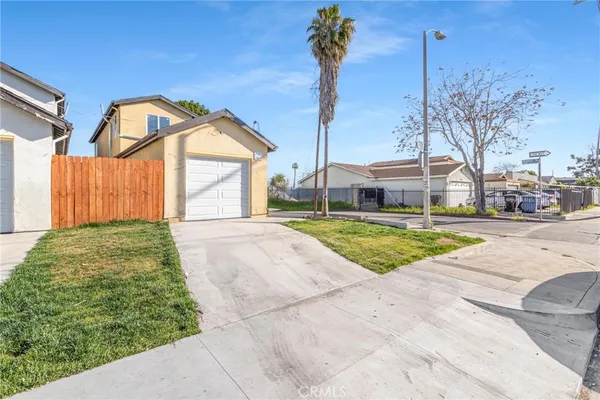 $929,000 | 2027 East 105th Street, Los Angeles, CA 90002