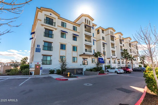 a view of houses with an outdoor seating