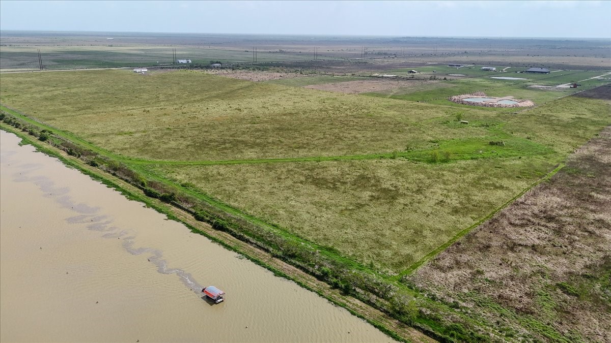 15 Wilber Winnie, TX 77665 - Photo 6 of 6 a view of an ocean and beach