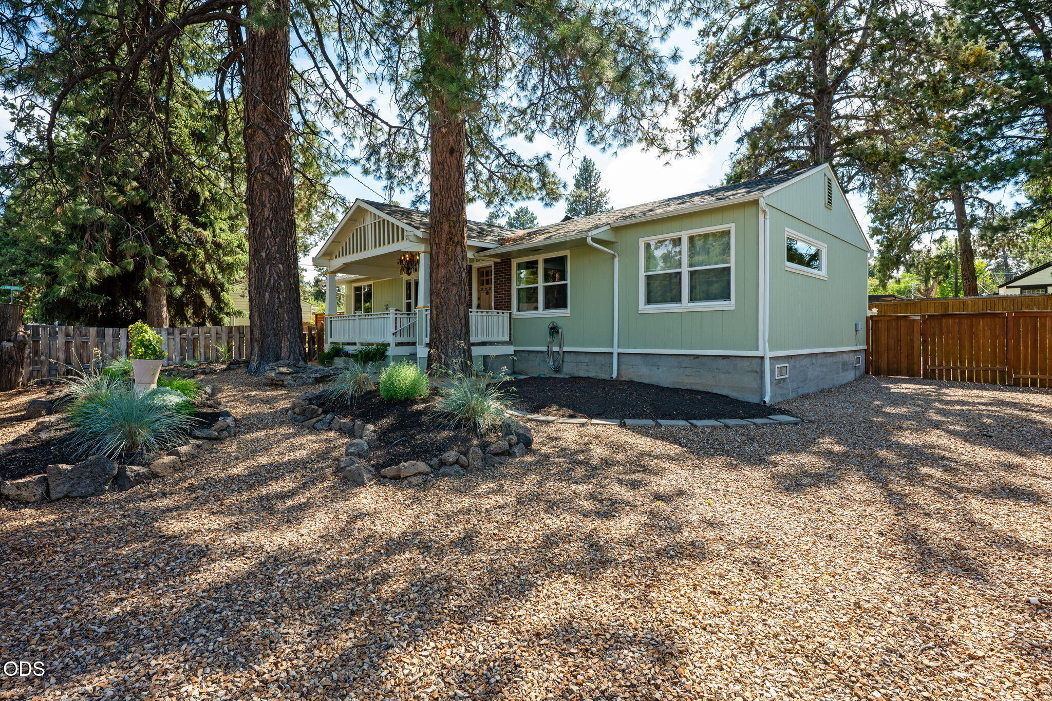 807 Northeast 10th Street Bend, OR 97701 - Photo 23 of 59