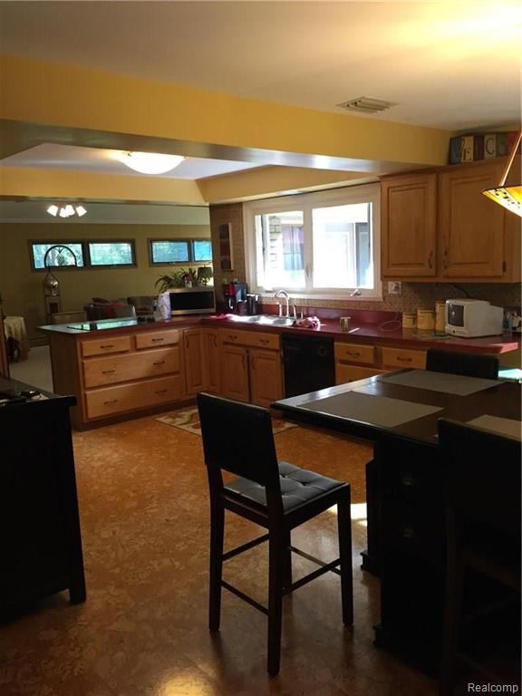 26100 Barbados Road Farmington Hills, MI 48334 - Photo 6 of 15