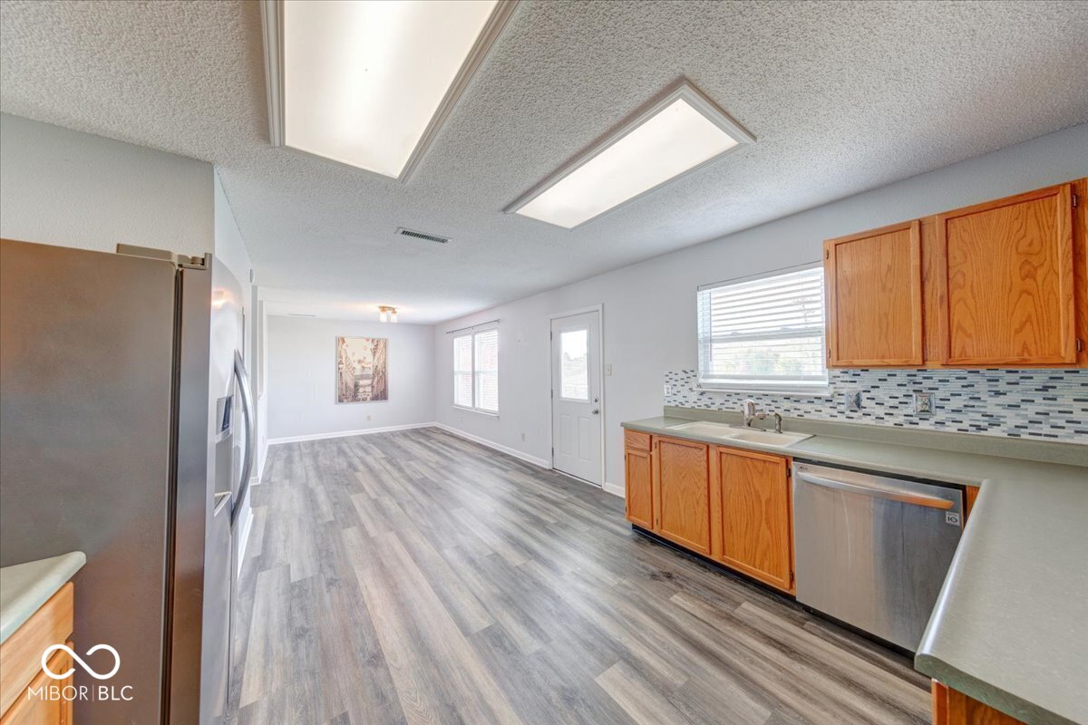 389 Springfield Circle Greenwood, IN 46143 - Photo 16 of 36