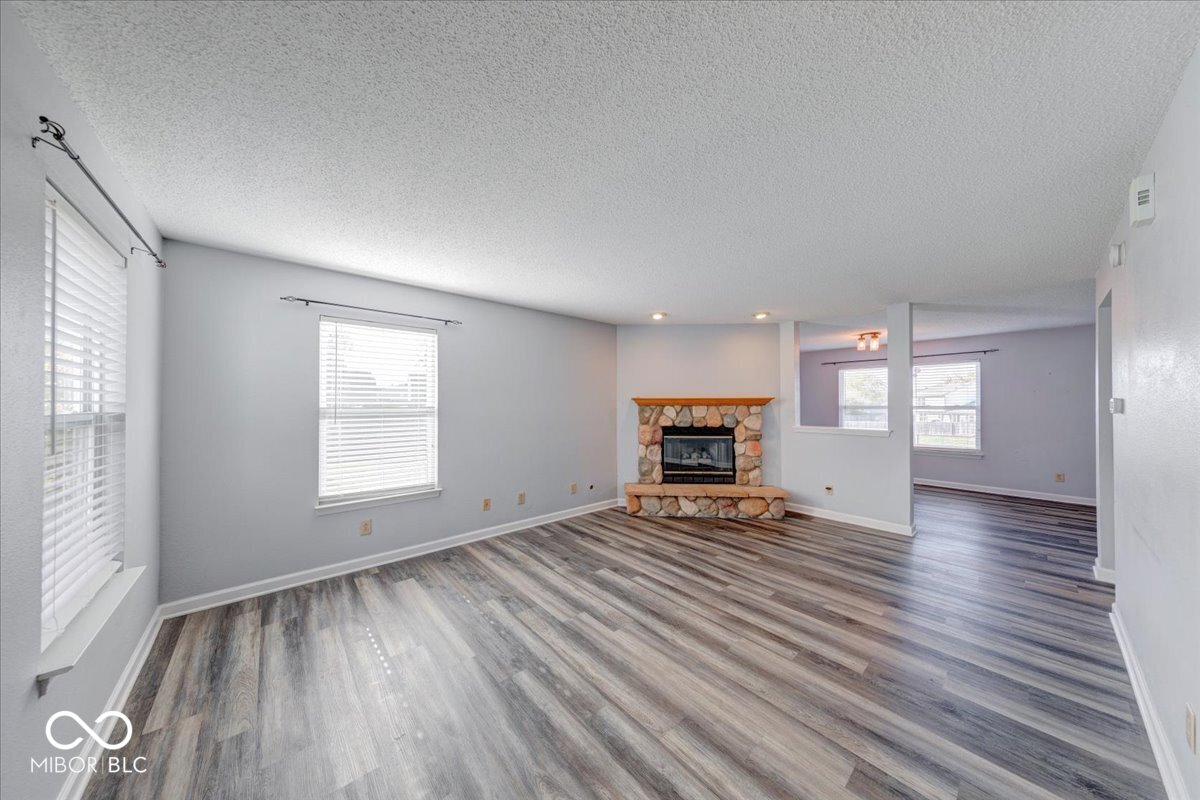 389 Springfield Circle Greenwood, IN 46143 - Photo 2 of 36