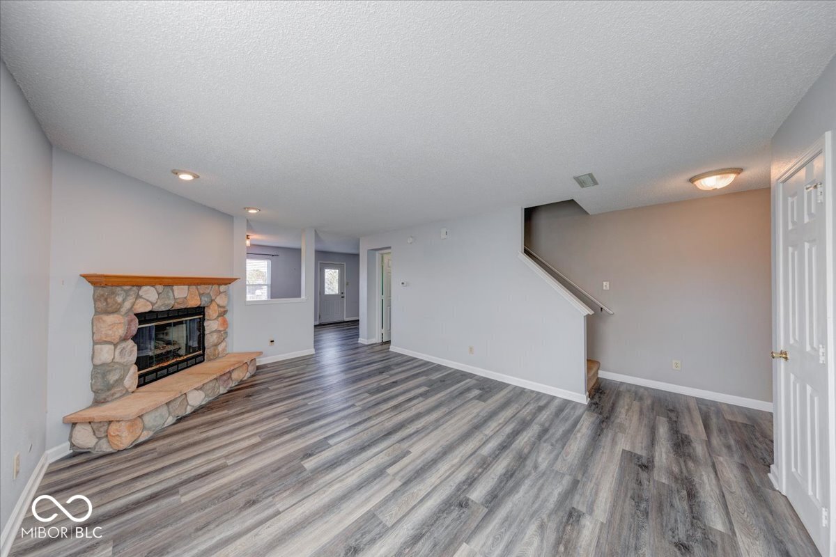 389 Springfield Circle Greenwood, IN 46143 - Photo 3 of 36