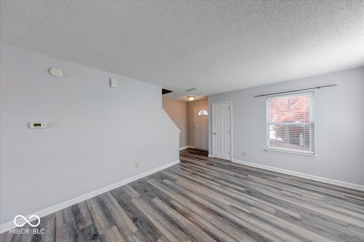 389 Springfield Circle Greenwood, IN 46143 - Photo 4 of 36