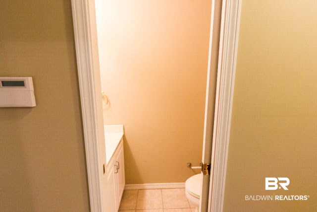 809 Henckley Avenue Mobile, AL 36609 - Photo 27 of 39 Half Bath