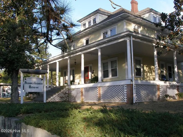 $925 | 105 North May Street, Southern Pines, NC 28387