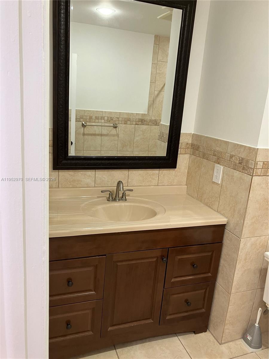 15621 Southwest 302nd Street Homestead, FL 33033 - Photo 16 of 27