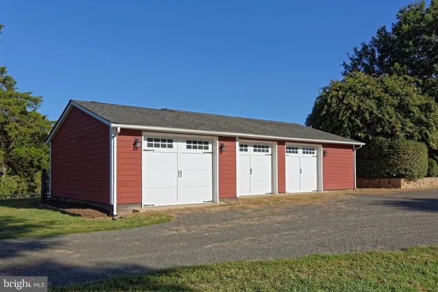 $2,295,000 | 6951 Hilltop Lane, Marshall, VA 20115