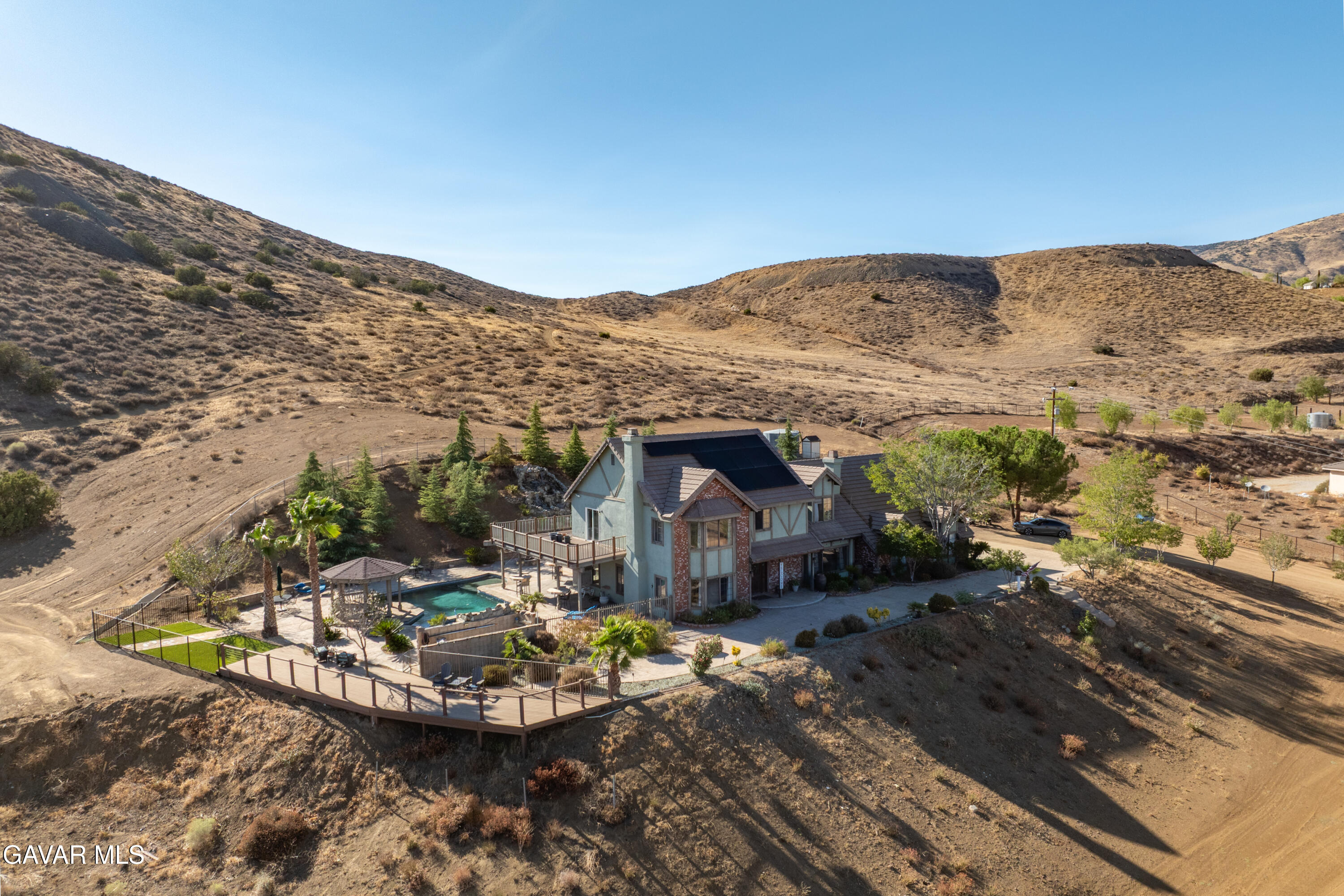 34625 Red Rover Mine Road Acton, CA 93510 - Photo 65 of 66 a view of a backyard with plants and mountain view