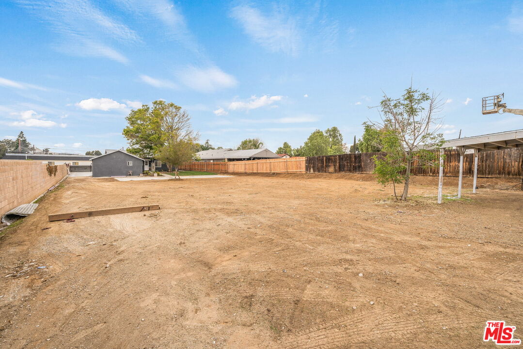 6860 Murray Street Riverside, CA 92504 - Photo 34 of 38 a view of a terrace space