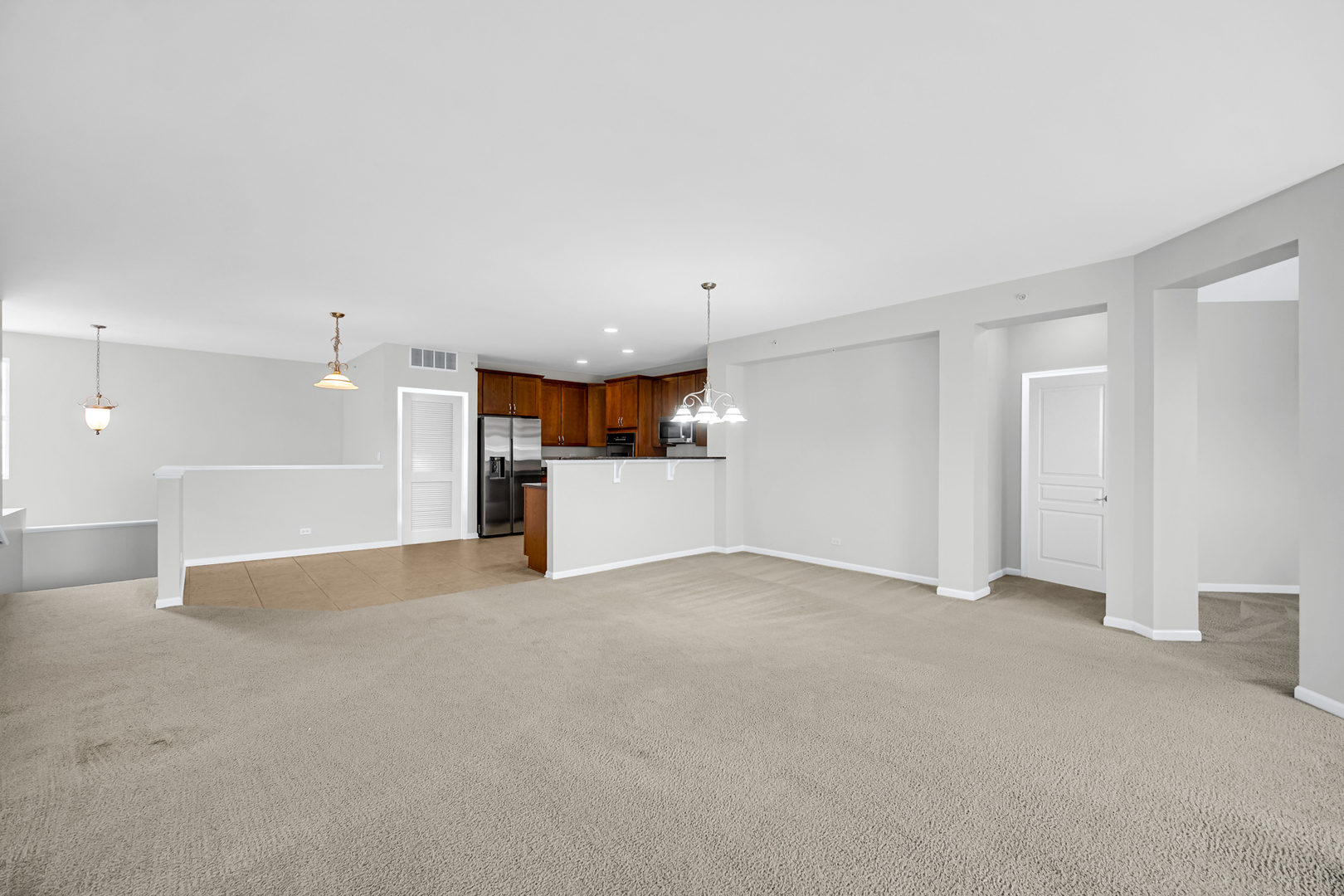 1343 Scarboro Road Schaumburg, IL 60193 - Photo 9 of 25
