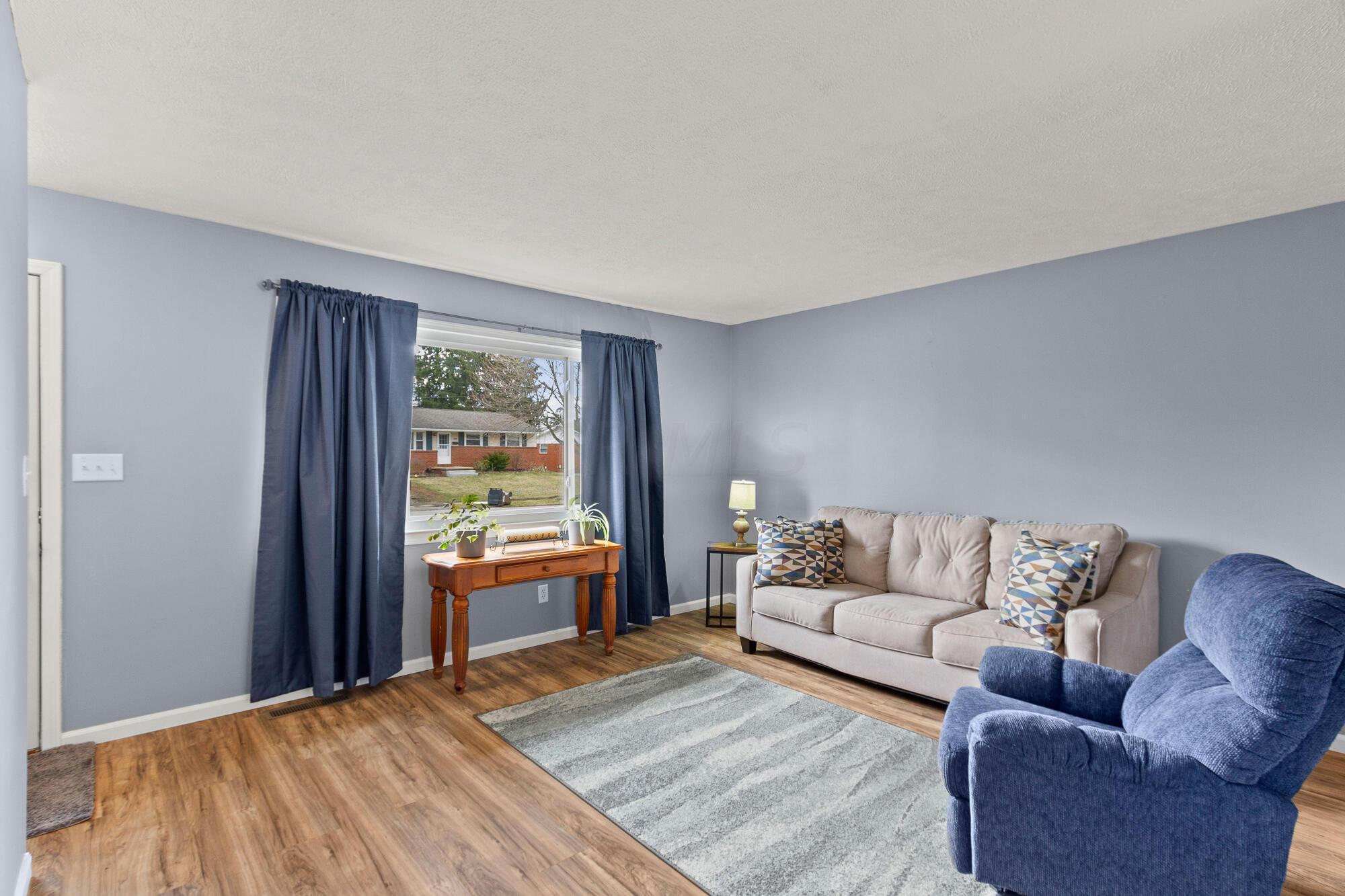 122 Oxford Road Lexington, OH 44904 - Photo 2 of 21 liv-1