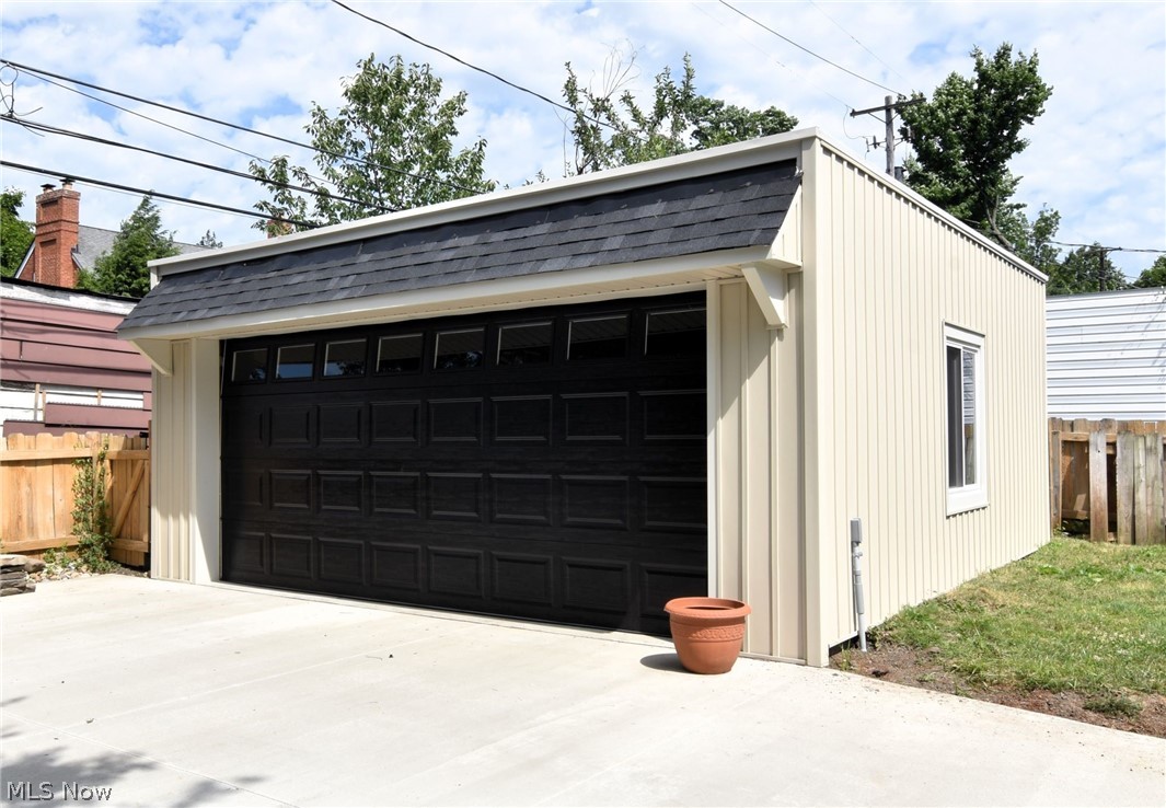 2564 Fenwick Road Cleveland, OH 44118 - Photo 44 of 46 View of garage