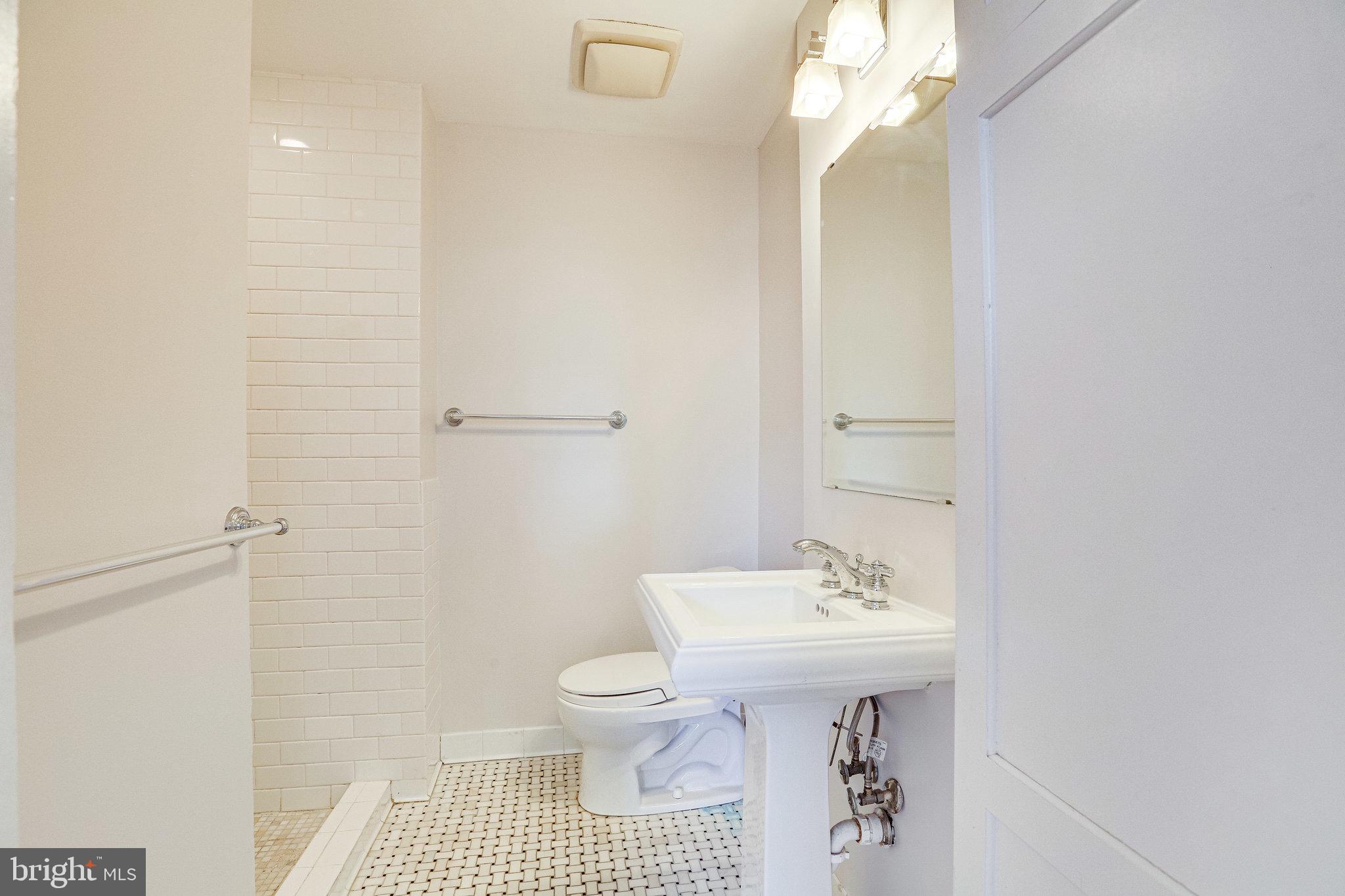 1437 R Street Northwest Washington, DC 20009 - Photo 49 of 53 #3 front BR #2 bath