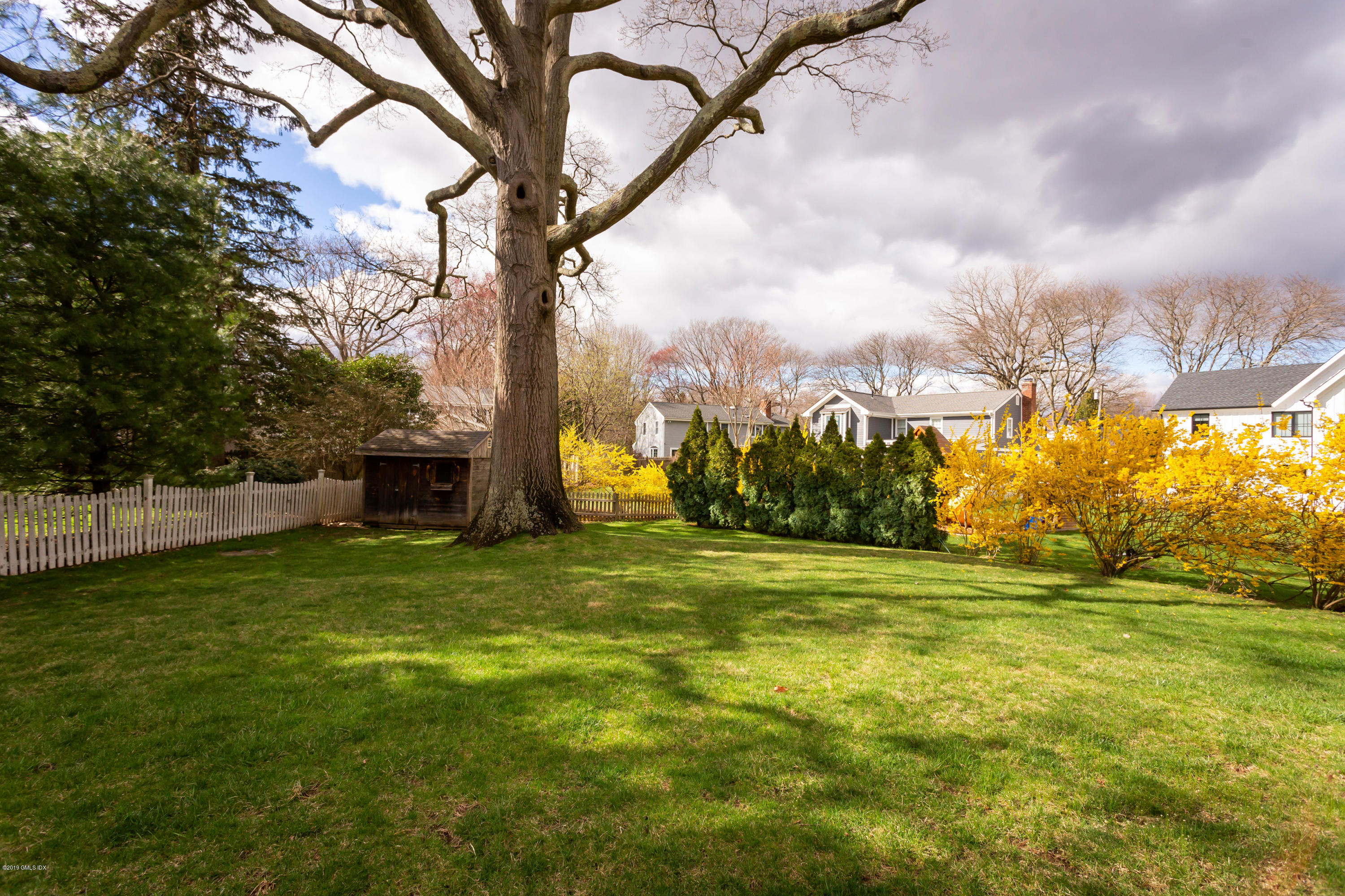 11 Tory Road Riverside, CT 06878 - Photo 27 of 29 a big yard with lots of green space