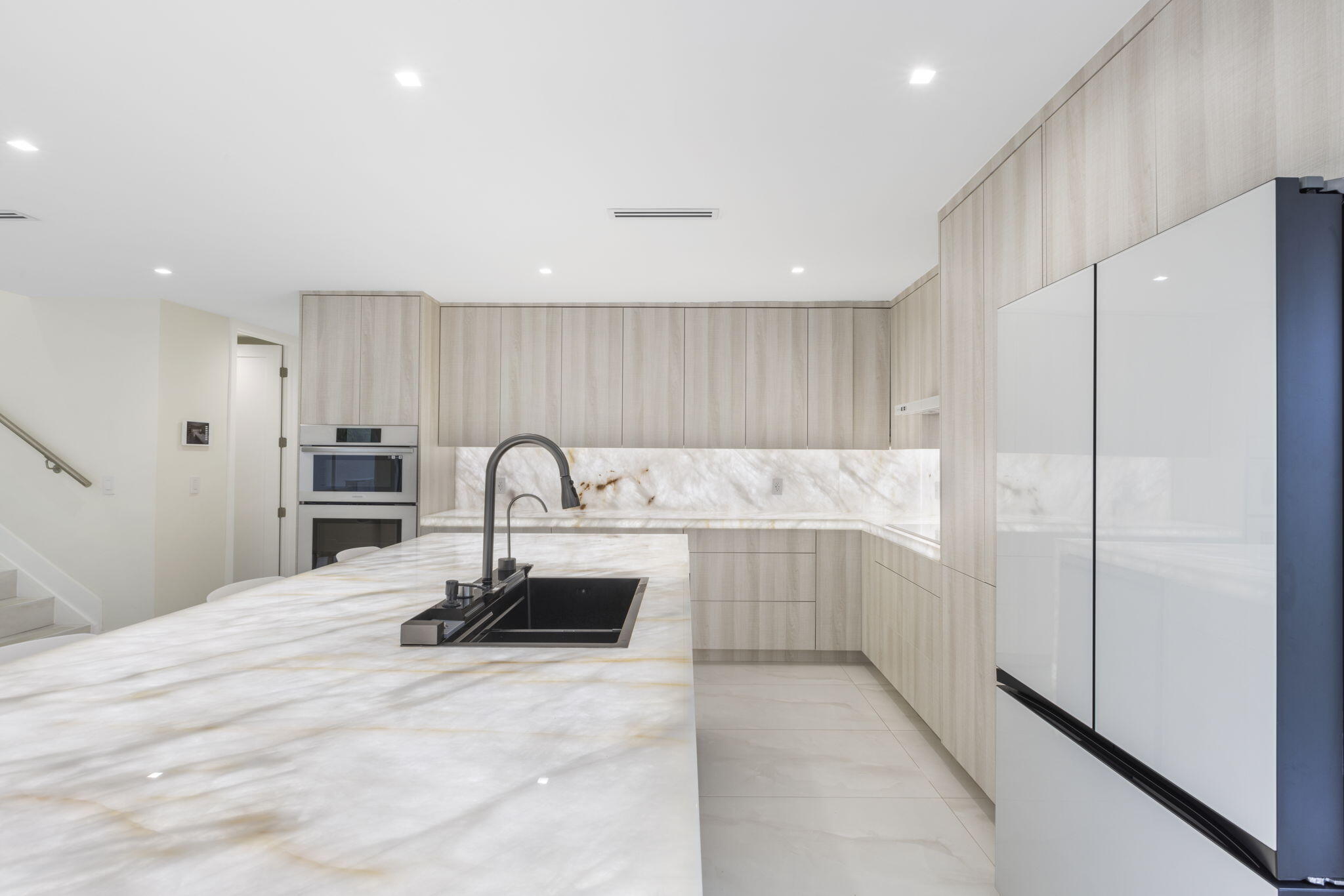 23323 La Vida Way Boca Raton, FL 33433 - Photo 11 of 38 Kitchen