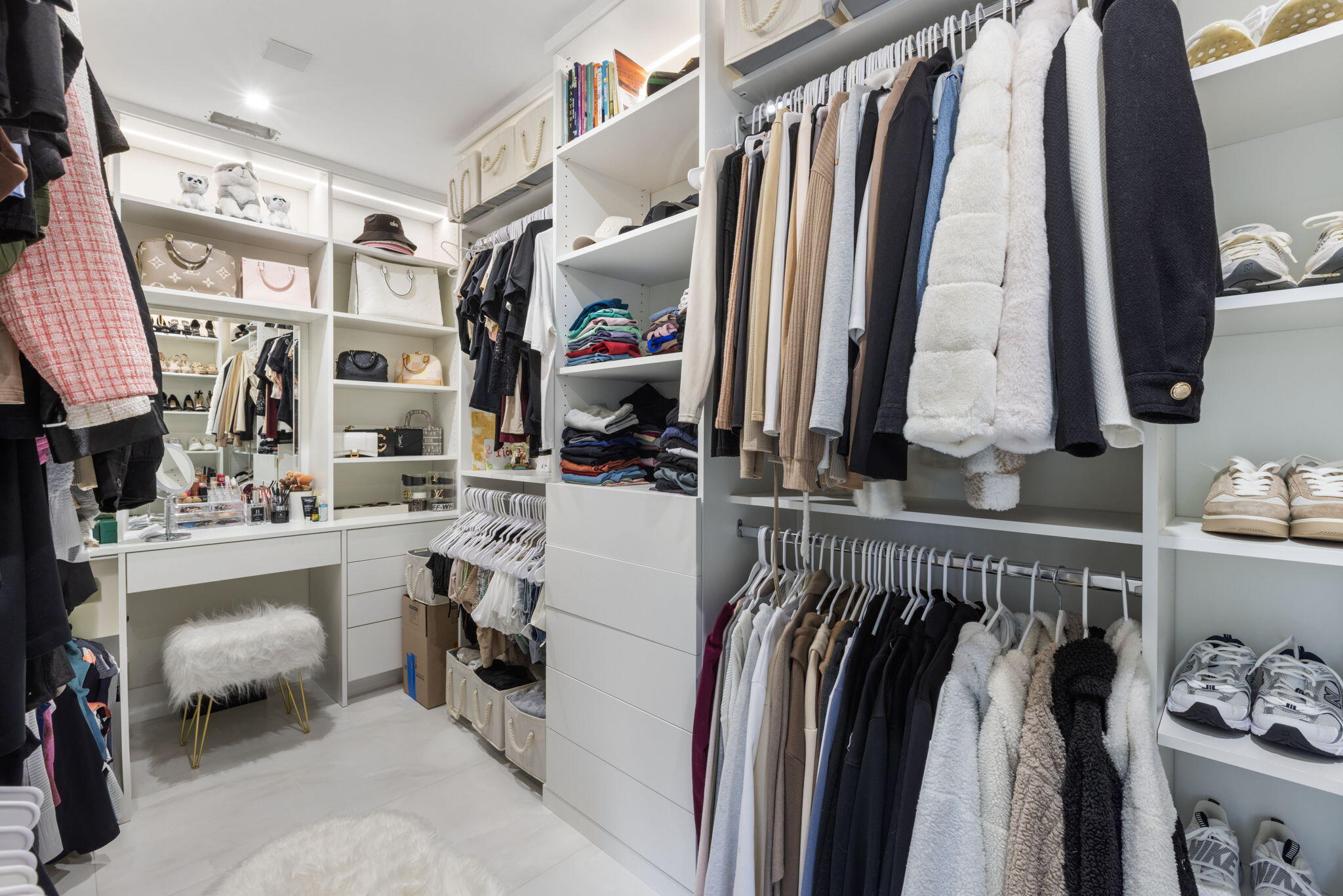 23323 La Vida Way Boca Raton, FL 33433 - Photo 18 of 38 Primary Bedroom Closet