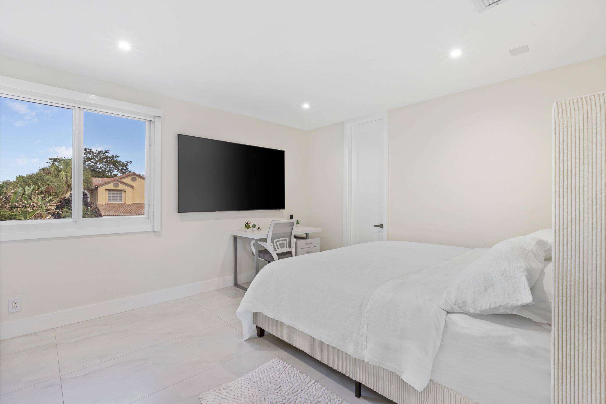 23323 La Vida Way Boca Raton, FL 33433 - Photo 23 of 38 Guest Bedroom 1