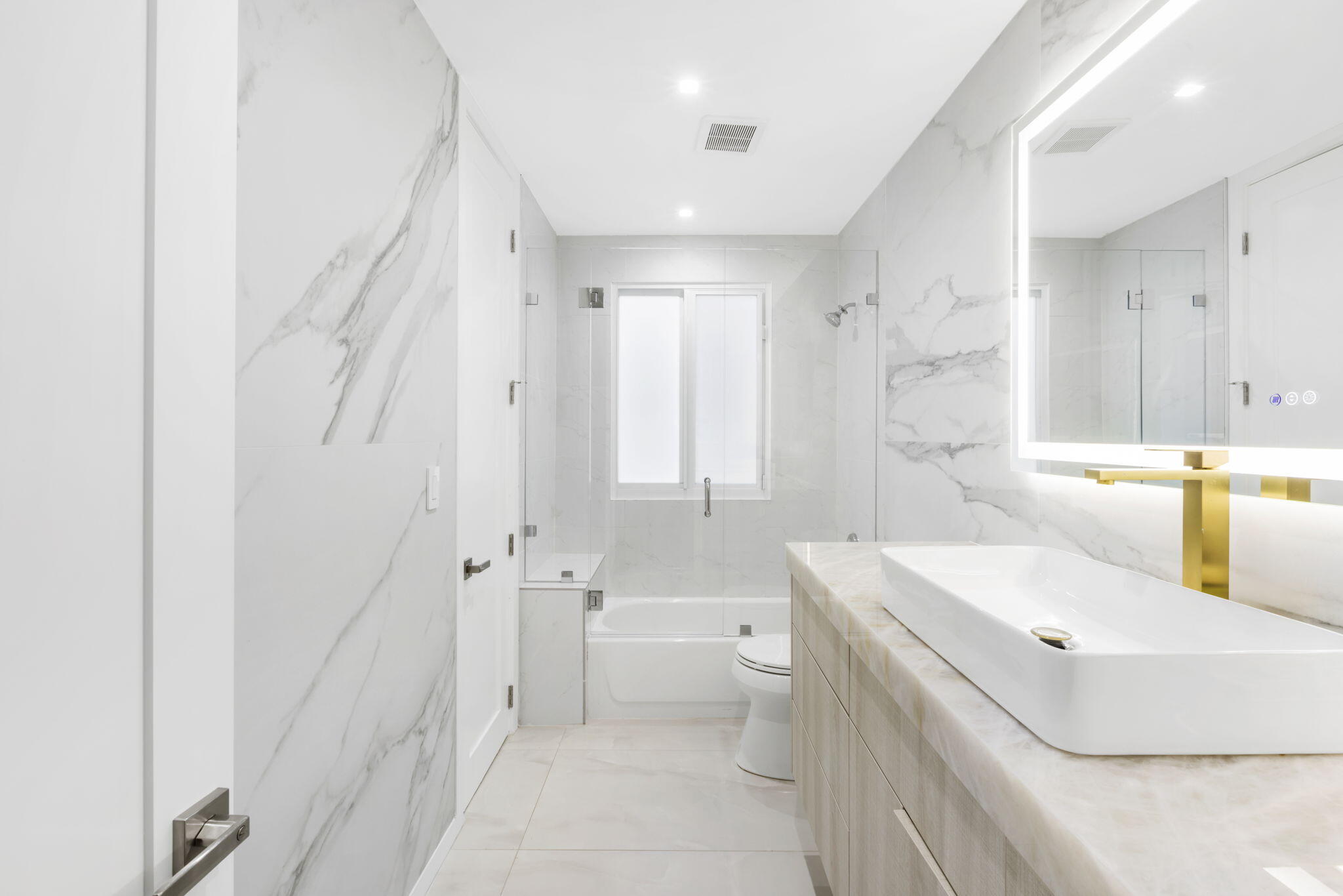 23323 La Vida Way Boca Raton, FL 33433 - Photo 25 of 38 Guest Bathroom