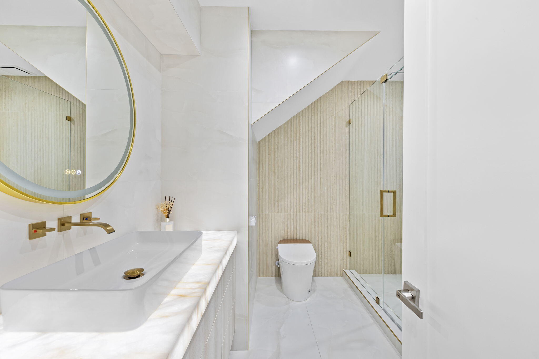 23323 La Vida Way Boca Raton, FL 33433 - Photo 28 of 38 Guest Bathroom