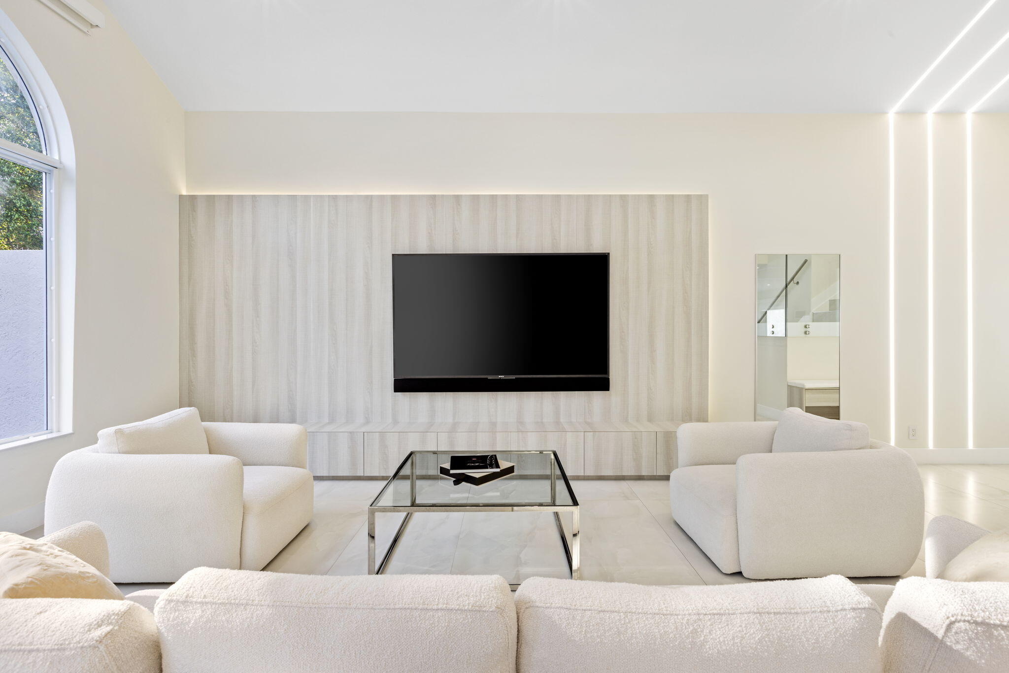 23323 La Vida Way Boca Raton, FL 33433 - Photo 5 of 38 Family Room