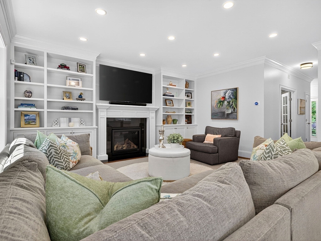 25 Bryn Mawr Road Wellesley, MA 02482 - Photo 3 of 34