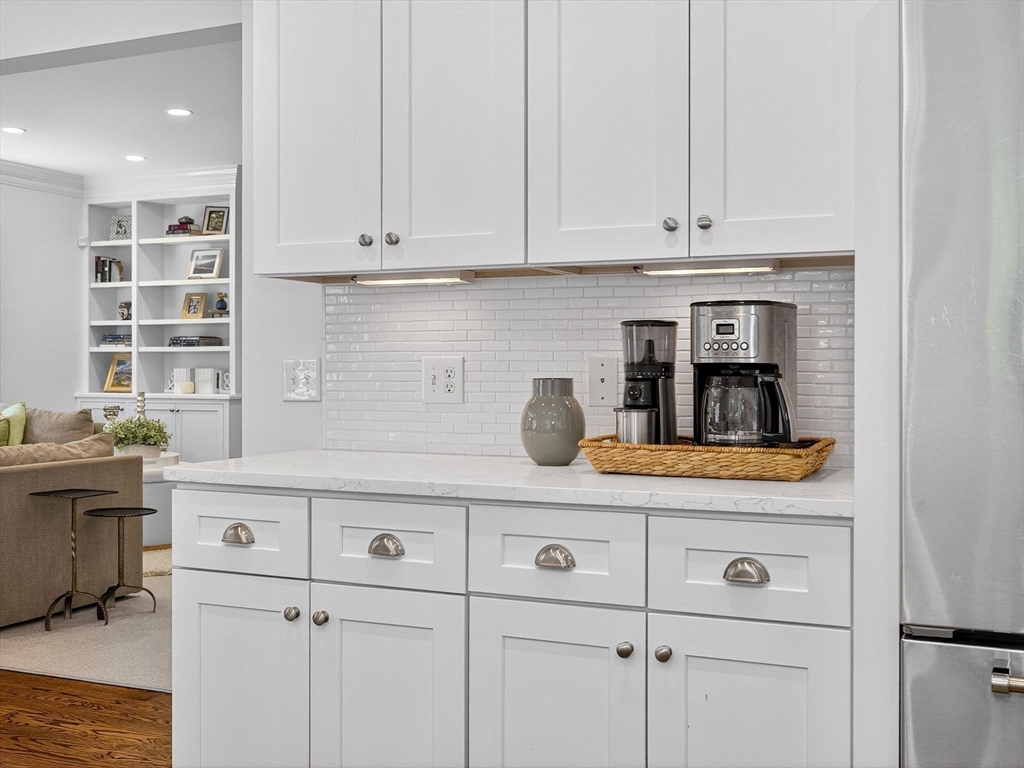 25 Bryn Mawr Road Wellesley, MA 02482 - Photo 10 of 34