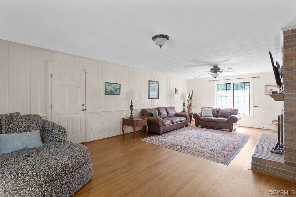 2370 Castlebridge Road Midlothian, VA 23113 - Photo 16 of 47 a living room with furniture and a couch