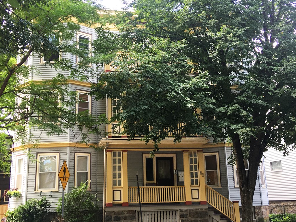 82 Highland Road, Unit 3 Brookline, MA 02445 - Photo 1 of 17 Gallery Image 1