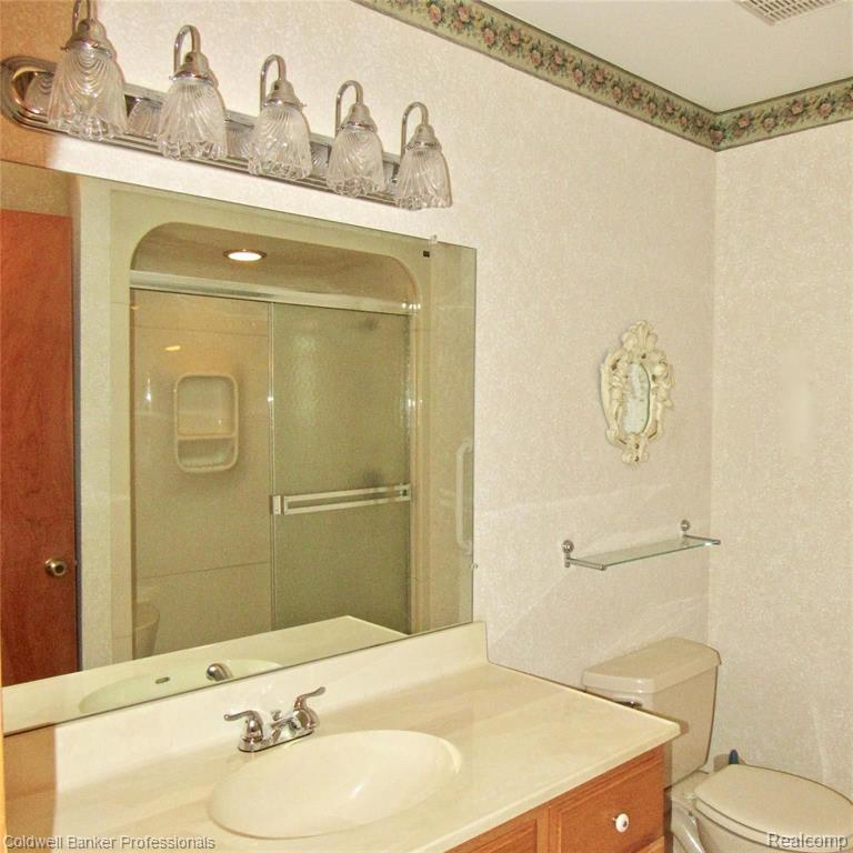22320 River Ridge Trail Farmington Hills, MI 48335 - Photo 23 of 42