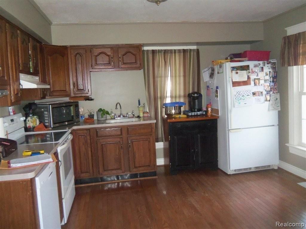 8790 Bowers Road Imlay City, MI 48444 - Photo 5 of 14 Kitchen.JPG